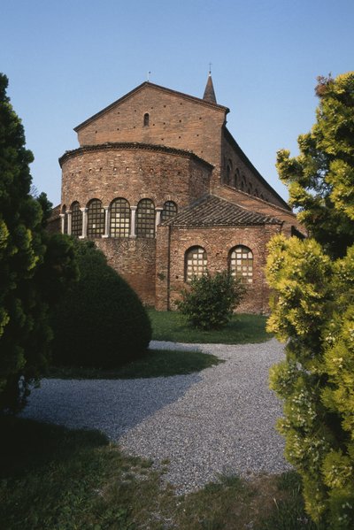 Exteriör vy av chevet av Byzantine School