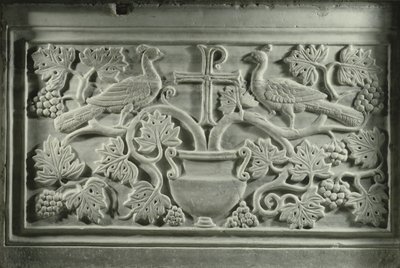 Påfåglar och vinrankor (marmor) av Byzantine School