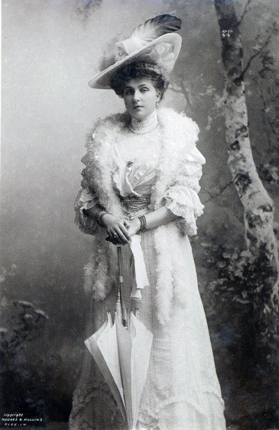 Drottning av Spanien, Ena av Battenberg, ca 1910 (s/v foto) av J.B. and Brown J. Rowbotham