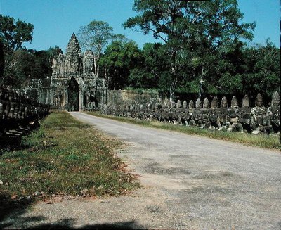 Utsikt över södra porten (foto) av Cambodian