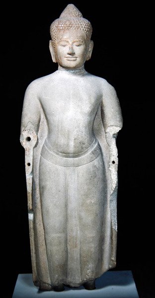 Buddha i post-Bayon-stil, från Preah Khan i Kambodja, sent 1200 - 1300-tal (sandsten) av Cambodian Cambodian