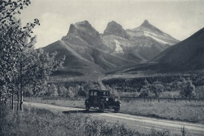 Klippiga bergen i Kanada: Three Sisters, Banff (svartvitt foto) av Canadian Photographer