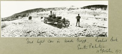 Ford lätt bil i Wadi Guzzeh, Rashid Beck, södra Palestina, oktober 1917 av Capt. Arthur Rhodes