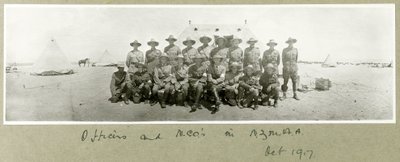 Officerare och underofficerare i N.Z.M.A.A., oktober 1917 av Capt. Arthur Rhodes
