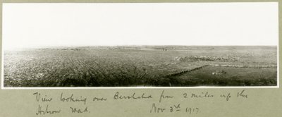 Utsikt över Beersheba från två mil uppför Hebron Road, 3 november 1917 av Capt. Arthur Rhodes