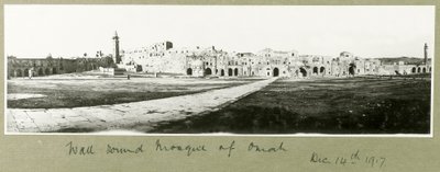 Mur runt moskén i Omah, 14 december 1917 av Capt. Arthur Rhodes