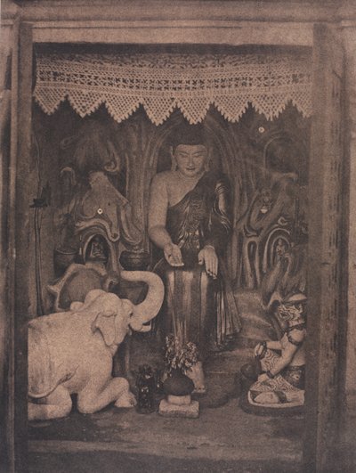 Amerapoora. Gautamas helgedom av Captain Linnaeus Tripe