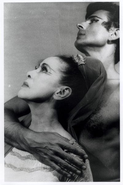 Martha Graham (1894-1991) och Bertram Ross (1920-2003) i "Visionary Recital", 27 juni 1961 (silvergelatintryck) av Carl Van Vechten