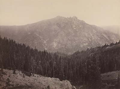 Davoncastle Butte, Sierra Nevada, ca. 1866-1870. av Carleton E. Watkins