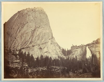 Mount Broderick, Nevada Falls, 700 fot, Yosemite av Carleton E. Watkins