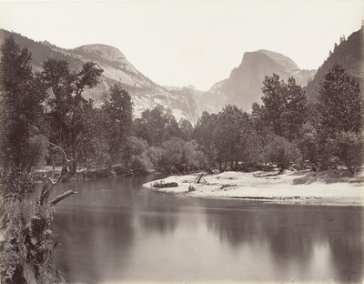 North och South Dome, Yosemite, ca. 1872, tryckt ca. 1876. av Carleton E. Watkins.