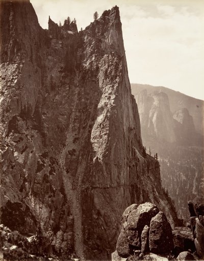 Sentinel Rock, Yosemite, ca. 1872, tryckt ca. 1876. av Carleton E. Watkins.
