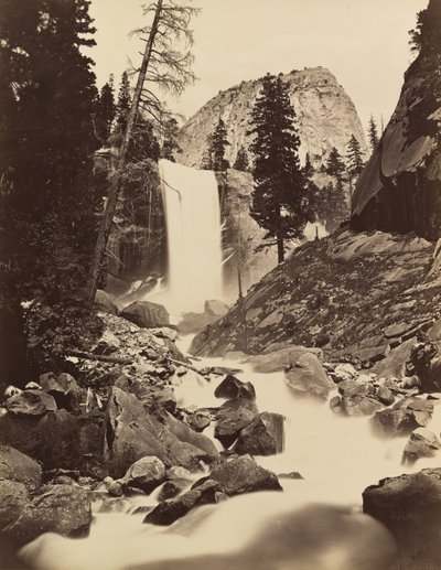 Vernal Fall, Yosemite, 1865-66, tryckt ca. 1875. av Carleton Emmons Watkins