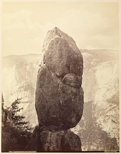 Agassiz Column, nära Union Point av Carleton Watkins