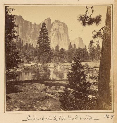 Katedral-klipporna, 2600 fot av Carleton Watkins