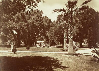 [Thurlow Lodge - Tält och familjegrupp] av Carleton Watkins