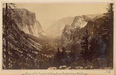 Yosemitedalen från Mariposaleden av Carleton Watkins