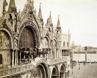 Hästarna i basilikan San Marco i Venedig - fotografi av C. Naya av Carlo Naya