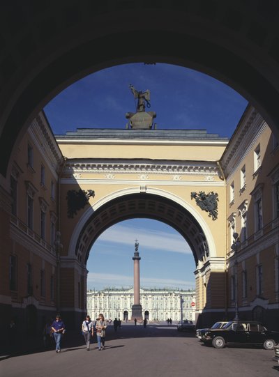 Triumfbågen i generalstabsbyggnaden i Sankt Petersburg, 1819-1829 av Carlo Rossi