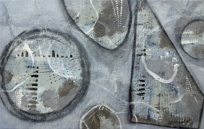 Strukturerade grå former av Carolina Gårdheim