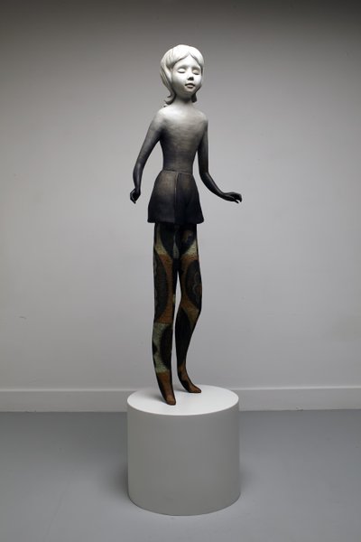 Twinkle, 2014 (oljefärg på brons med bas i målad brons) av Cathie Pilkington