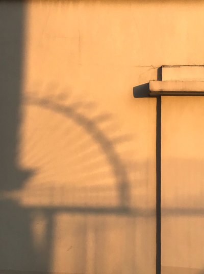 Komposition - Arkitektur - Skuggor, 2019 (foto) av Cécile Jamet
