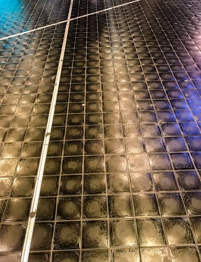 Komposition - Reflektioner, 2019 (foto) av Cécile Jamet