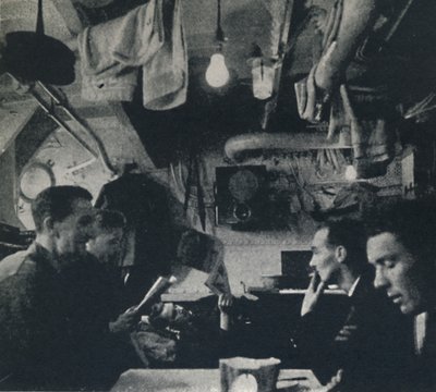 Funktionell användning av utrymmet på mässdäcket, 1941 av Cecil Beaton
