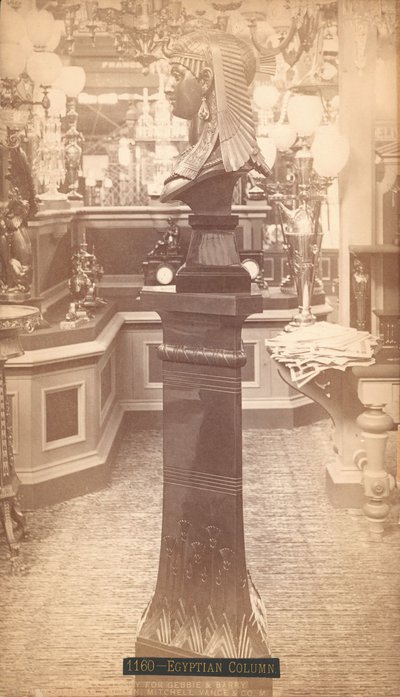 Egyptisk kolumn, Mitchell, Vance & Co., Main Building, Centennial Exhibition, Philadelphia av Centennial Photographic Co.