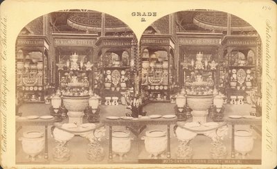 Vy över den kinesiska domstolen, huvudbyggnaden, Centennial Exhibition, Philadelphia av Centennial Photographic Co.