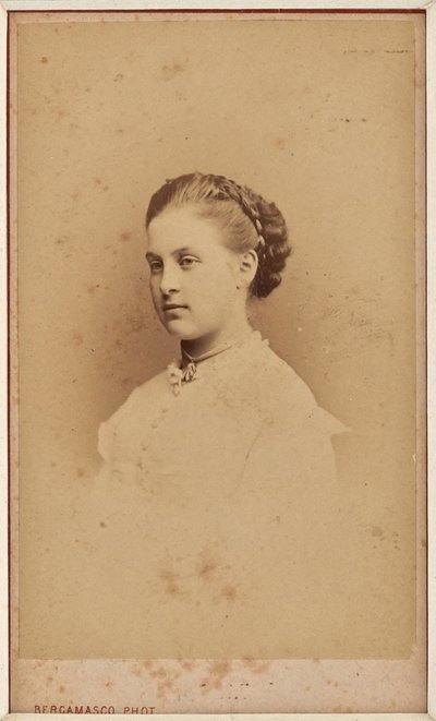 Olga Constantinovna de Russie - Porträtt av storhertiginnan Olga Constantinovna av Ryssland (1851-1926) av Bergamasco, Charles (Karl) (1830-1896). Fotografera av Charles Bergamasco