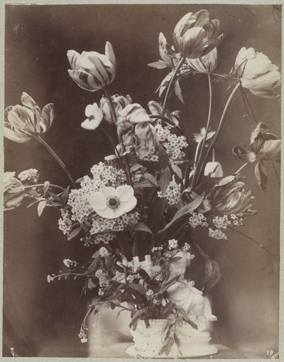 Blomstudie i vas med barnfigur av Charles Aubry (manner of)