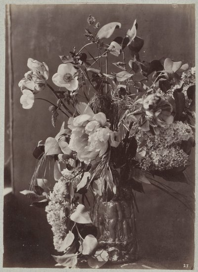 Blomstudie med ornamenterad vas av Charles Aubry (manner of)