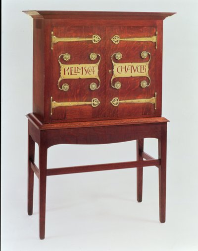 Kelmscott Chaucer-skåpet, designat av C.F.A.Voysey (1857-1941) och tillverkat av F.Coote, 1899 (ek med mässingsbeslag) av Charles Francis Annesley Voysey