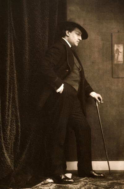 Porträtt av Sacha Guitry 1885-1957, ca. 1905. av Charles Gerschel
