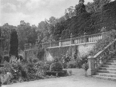 Hälften av Western Terrace av Charles Latham