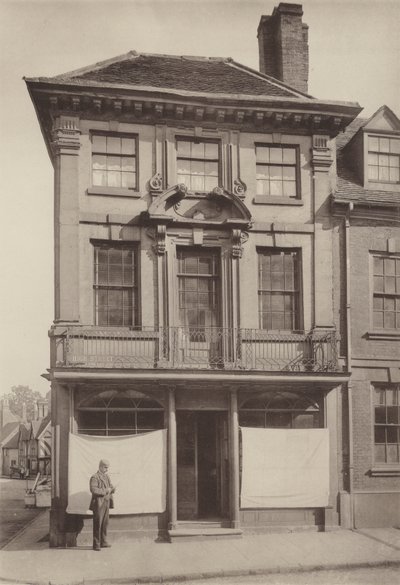 Shop at Warwick  av Charles Latham