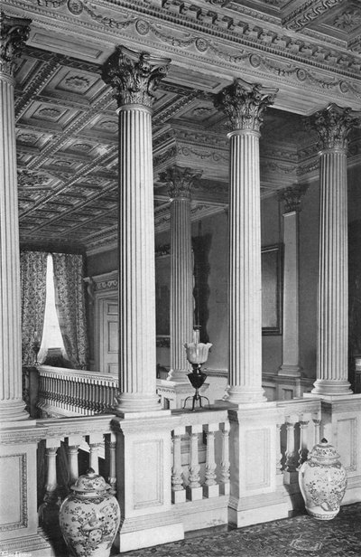 Galleriet i entréhallen av Charles Latham