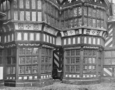 The Two Bays in the Courtyard av Charles Latham