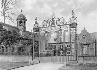 Västra förgården av Charles Latham