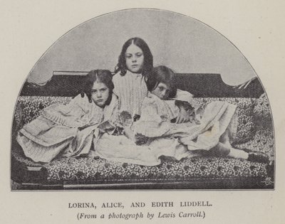 Lorina, Alice och Edith Liddell (s/v foto) av Charles Lutwidge Dodgson