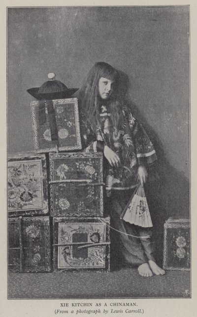 Xie Kitchin som kines (s/v foto) av Charles Lutwidge Dodgson