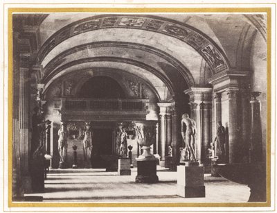 Karyatidernas rum, på Louvren, ca. 1851. av Charles Marville
