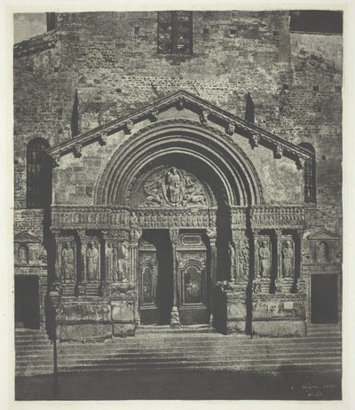 Arles: The West Porch of Saint-Trophime, 21 oktober 1854, tryckt 1982. av Charles Nègre