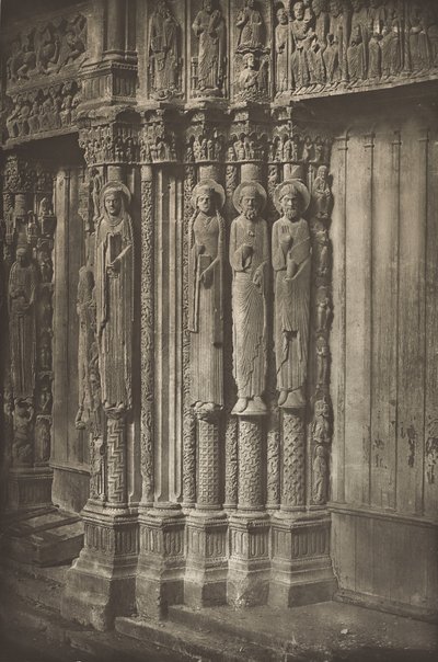 Chartres katedral. Högra dörren till den kungliga portalen, West Side, XII-talet, före juli 1857. av Charles Nègre