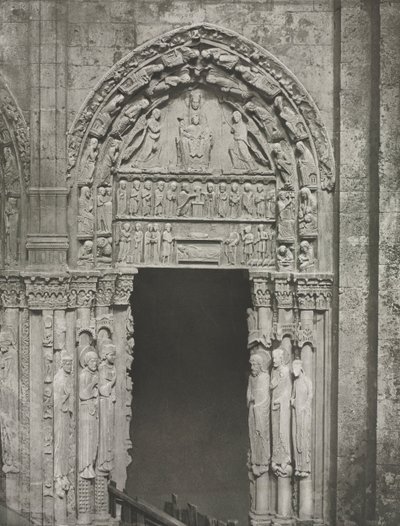 Chartres katedral: Höger dörr till den kungliga portalen med Our Lady of Chartres, 1857. av Charles Nègre