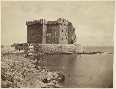 [Slottet på ön Saint-Honorat, nära Cannes / Le château de île Saint-Honorat, près de Cannes av Charles Nègre