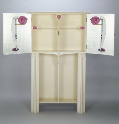 Skåp, gjorda för 14 Kingsborough Gardens, Glasgow, 1902 (målad ek) 88;två figurer på sidodörrarna i arabisk mantel och turban som håller lyktor; av Charles Rennie Mackintosh