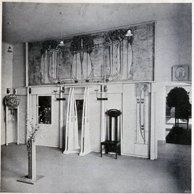 Invändig vy av en dekorativ konstsalong i Wien, cirka 1900 (dekor och möbler av Charles Rennie och Margaret MacDonald Mackintosh) av Charles Rennie Mackintosh