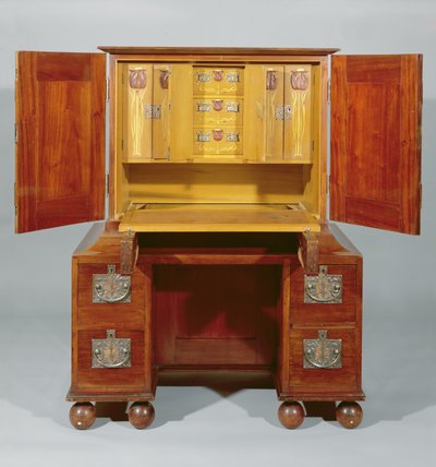 Skåp - öppen framsida, 1898 (mahogny & vit järnek) (se även 272467-468) av Charles Robert Ashbee